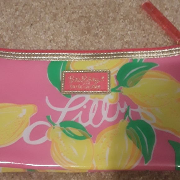 Lilly Pulitzer Handbags - Lilly Pulitzer for Estee Lauder Cosmetic Bag
